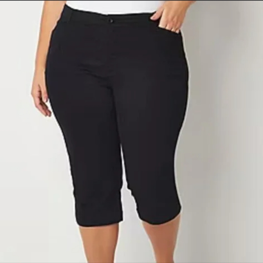 St. John's Bay Women's Plus Black Capri Pants Size 16 Nwot